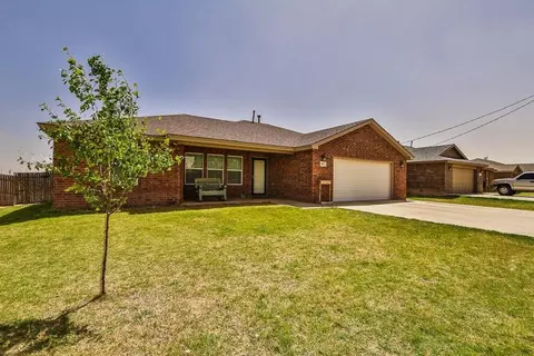 402 E 7th St, Idalou, TX 79329 photo 3