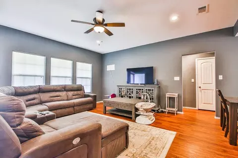402 E 7th St, Idalou, TX 79329 photo 4