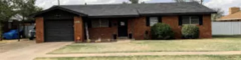 2608 W 18th St, Plainview, TX 79072 photo 1