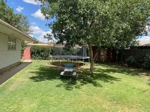 904 Amarillo St, Plainview, TX 79072 photo 4
