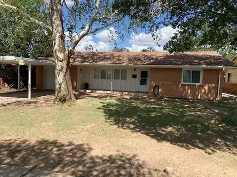 904 Amarillo St, Plainview, TX 79072 photo 8