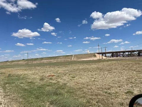 3200 N Interstate 27, Plainview, TX 79072 photo 2