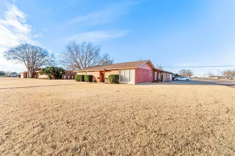 806 W 13th, Post, TX 79356 photo 2