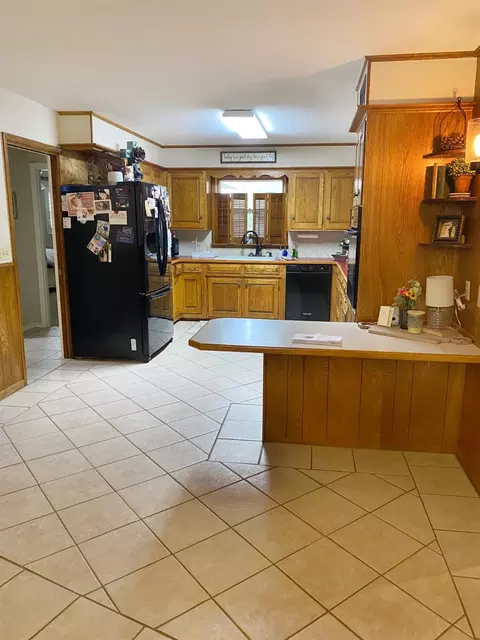 902 Itasca St, Plainview, TX 79072 photo 5