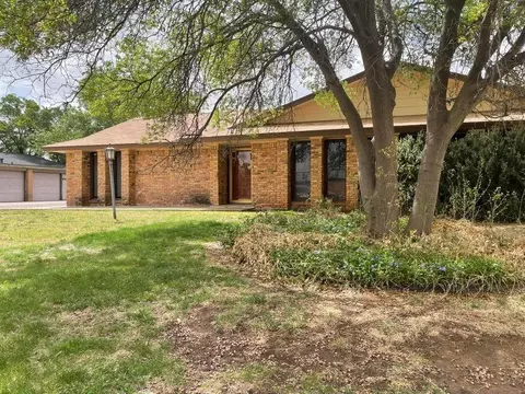 2809 Edgemere Dr, Plainview, TX 79072 photo 1