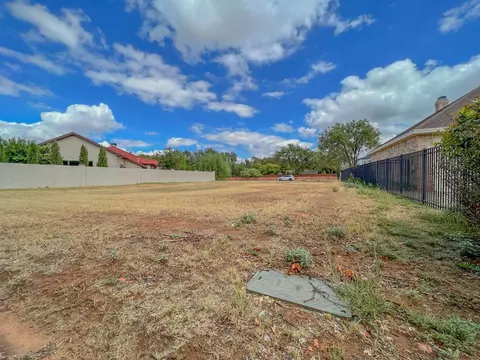 1910 Aberdeen Ave, Lubbock, TX 79407