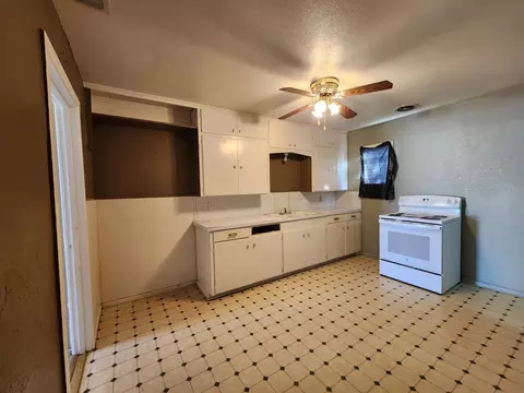 4923 37th St, Lubbock, TX 79414 photo 8