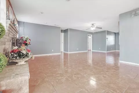 1130 W 31st St, Plainview, TX 79072 photo 6