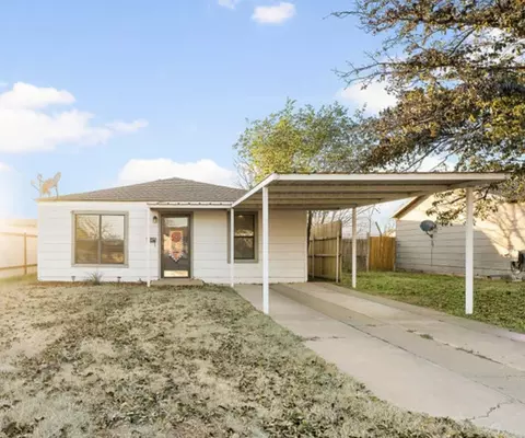 1319 Vernon, Plainview, TX 79072 photo 2