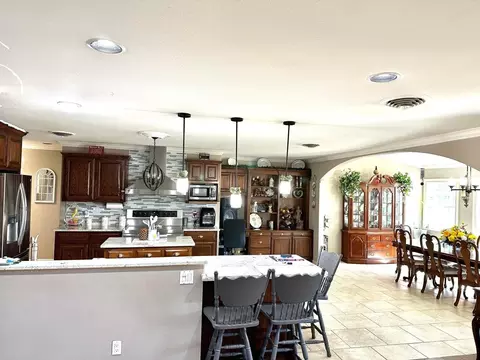 1306 Holliday St, Plainview, TX 79072 photo 11