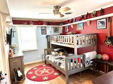 1306 Holliday St, Plainview, TX 79072 photo 17