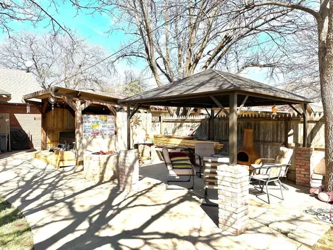 1306 Holliday St, Plainview, TX 79072 photo 27