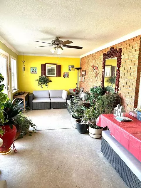 1306 Holliday St, Plainview, TX 79072 photo 24