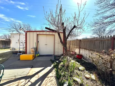 1306 Holliday St, Plainview, TX 79072 photo 32