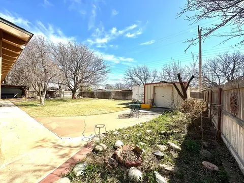 1306 Holliday St, Plainview, TX 79072 photo 31