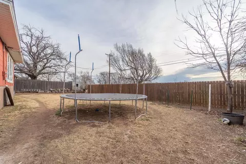302 Thomas Blvd, Plainview, TX 79072 photo 41