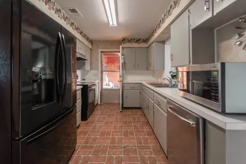 302 Thomas Blvd, Plainview, TX 79072 photo 7