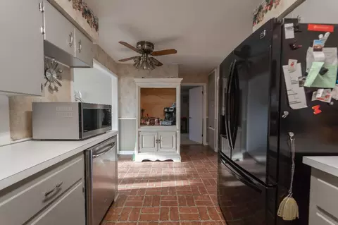 302 Thomas Blvd, Plainview, TX 79072 photo 10