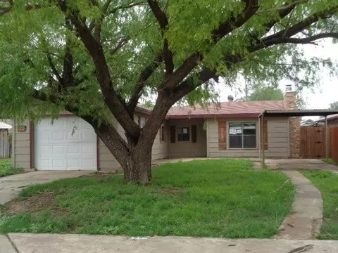 1109 Lexington, Plainview, TX 79072 photo 1