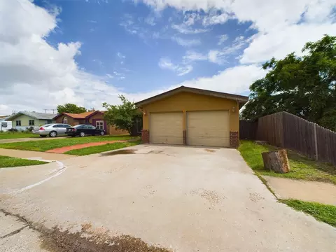1322 E 24th St, Lubbock, TX 79404 photo 2