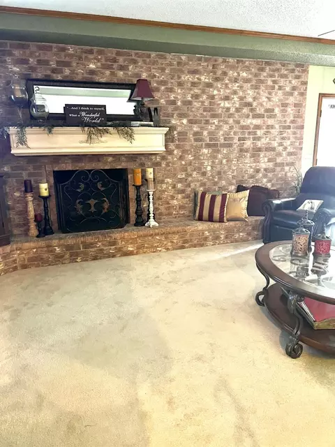 3612 Red Oak Ln, Plainview, TX 79072 photo 4