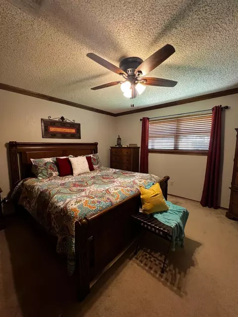 3612 Red Oak Ln, Plainview, TX 79072 photo 21