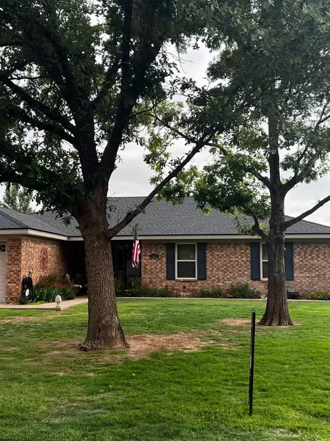 3612 Red Oak Ln, Plainview, TX 79072 photo 2