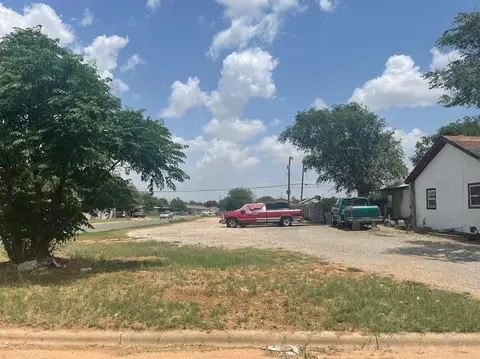 3701 Ave E, Lubbock, TX 79404 photo 2