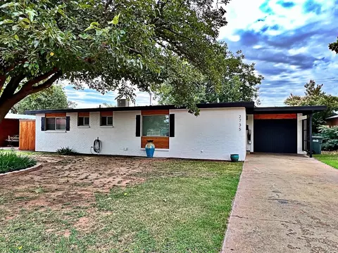 2735 68th St, Lubbock, TX 79413 photo 2