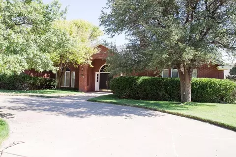 310 Mesa Cir, Plainview, TX 79072 photo 1
