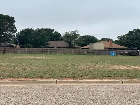 2046 Harvard Dr, Levelland, TX 79336