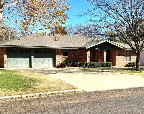 2506 Itasca St, Plainview, TX 79072 photo 1