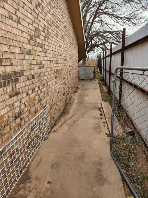 1114 E 76th St, Lubbock, TX 79404 photo 25