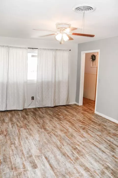 1507 Ennis St, Plainview, TX 79072 photo 6