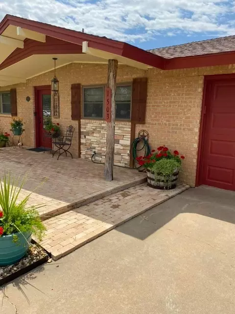 1503 Jefferson Dr, Plainview, TX 79072 photo 5