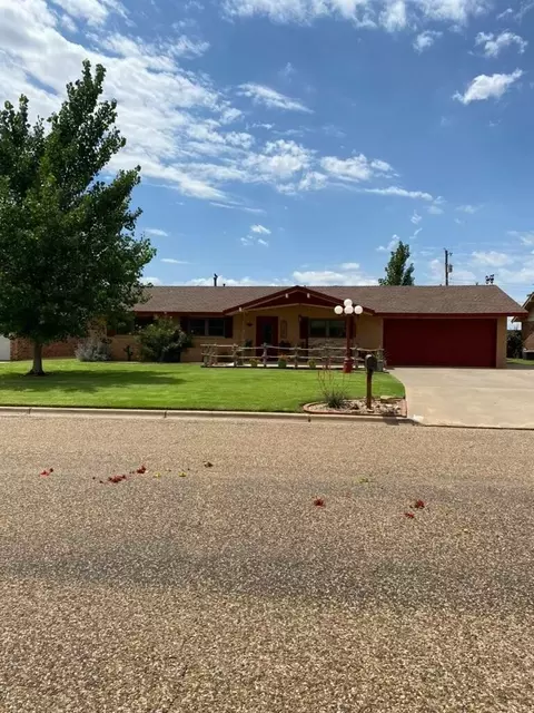 1503 Jefferson Dr, Plainview, TX 79072 photo 2