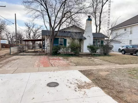707 W 9th St, Plainview, TX 79072 photo 1