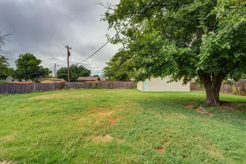 1211 Canyon St, Plainview, TX 79072 photo 25
