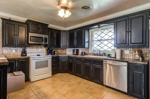 1211 Canyon St, Plainview, TX 79072 photo 10