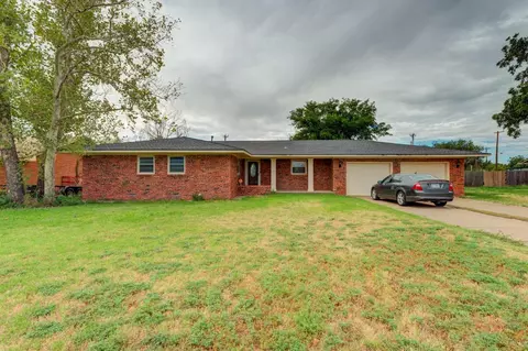 1211 Canyon St, Plainview, TX 79072 photo 1