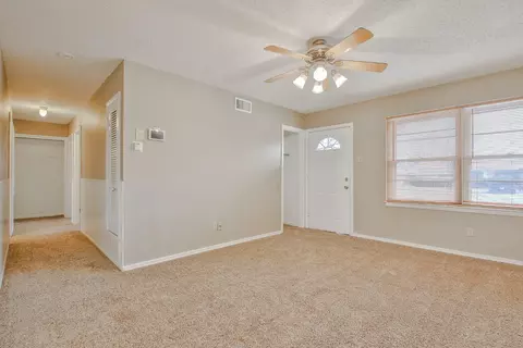 2816 63rd St, Lubbock, TX 79413 photo 3