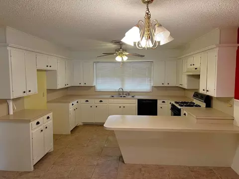 3817 63rd Dr, Lubbock, TX 79413 photo 3
