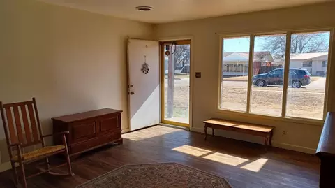 2018 W 21st, Plainview, TX 79072 photo 5