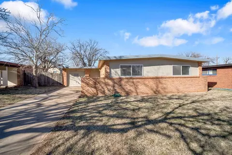 2724 68th St, Lubbock, TX 79413 photo 1