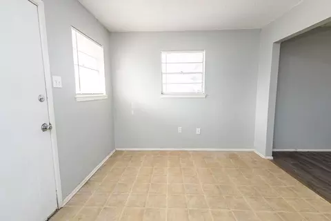 709 Yonkers St, Plainview, TX 79072 photo 13