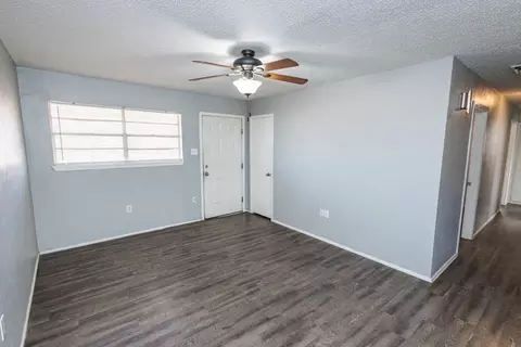 709 Yonkers St, Plainview, TX 79072 photo 7