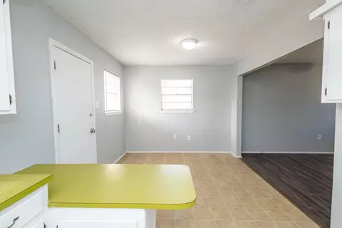 709 Yonkers St, Plainview, TX 79072 photo 12