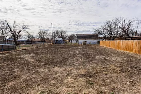 709 Yonkers St, Plainview, TX 79072 photo 30