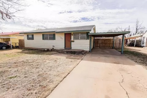 709 Yonkers St, Plainview, TX 79072 photo 3