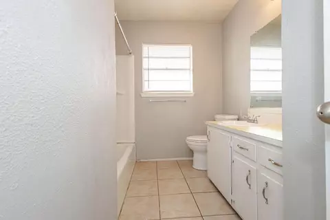 709 Yonkers St, Plainview, TX 79072 photo 28